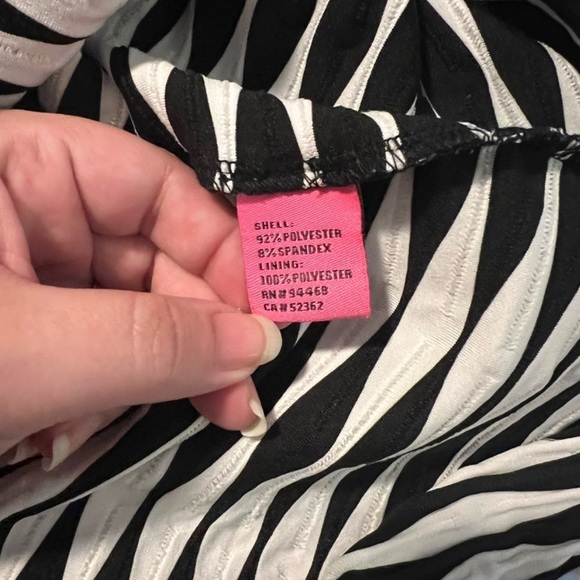 Betsey Johnson - Black and White Fit and Flare Dress - Size 8 - Picture 5 of 8